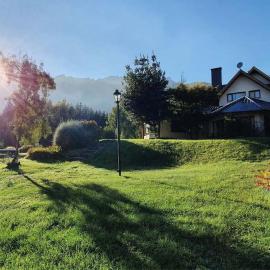 Casa privada amplia y tranquila, rodeada de naturaleza.