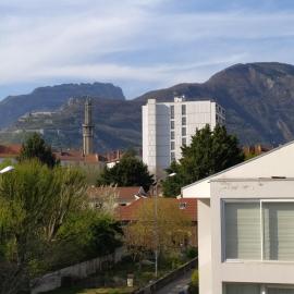chambre individuelle très confortable avec verrou, hotell i Grenoble