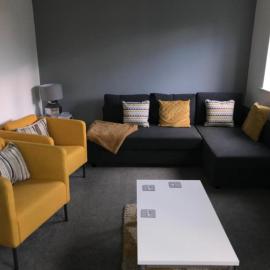 4 Bedroom Home - Sleeps 7 Pet Friendly & Parking