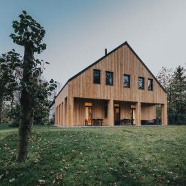 Sady Błotnica Dom Gościnny, hotel em Prusy