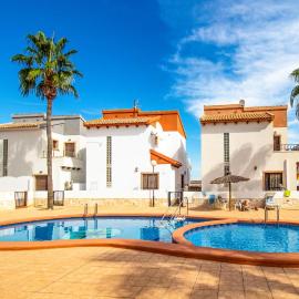 Awesome Home In Orihuela Costa With Swimming Pool, hotel in Orihuela Costa
