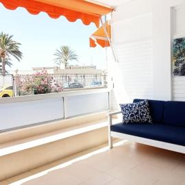 Apartment with large terrace, 10 meters from Playa de las Burras