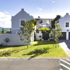 Strand Beach Lodge, hotel in Strand