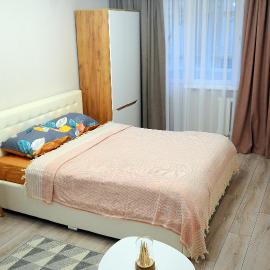 BoHo Apartment near Center!