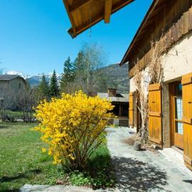 Grande villa familiale à Briançon, 6 pièces, 14 pers., jardin, terrasse, parking couvert et wifi - FR-1-330C-71, hótel í Briançon
