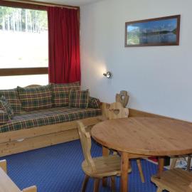 Arc 1800 : 2 pièces, skis aux pieds, animaux admis, 5 couchages - FR-1-411-453