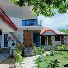 CHIEF'S VILLA Rentals Malapascua Island: Malapascua Island şehrinde bir otel