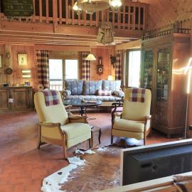 Chalet chaleureux pour 10 personnes avec cheminée et internet, proche des pistes - FR-1-342-224