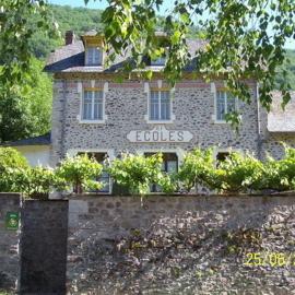 Gîte ecole 1, hotel in Soursac