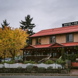 Salt Spring Inn, hotel en Ganges