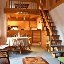 Studio mezzanine proche pistes pour 5 pers. - FR-1-180-366, hotel in Les Allues