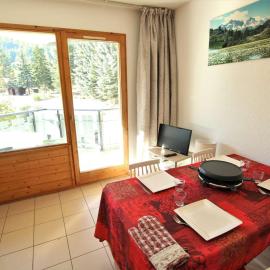 Appartement cosy avec piscine à 60m des pistes – 5 pers, parking privé, La Salle-les-Alpes. - FR-1-330F-73 โรงแรมในแซร์ เชอวาลิเยร์