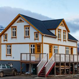 Undiraldan - Steinholt, old music school, hotel in Seyðisfjörður