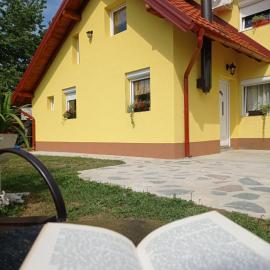 Njih tri Jelova gora