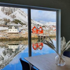 Lofoten Seaside, hotel in Ballstad