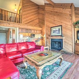 Bellaire Resort Condo: Ski, Tube, Explore!, khách sạn ở Bellaire