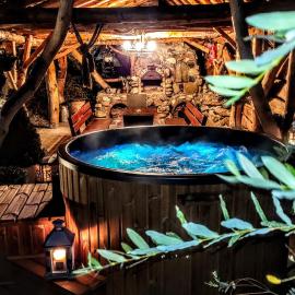 CHILL Village, hotel u gradu Nowinka