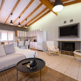 FarmBill, hotel in Markopoulo