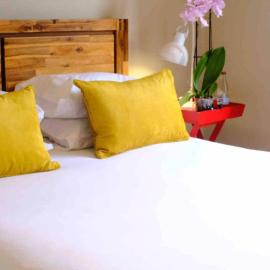 Perfectly located beauty in secure Estate, hotel in Sandton