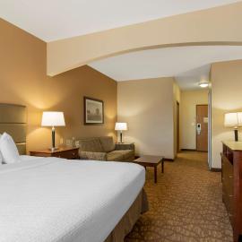 Best Western Plus Butterfield Inn, hotel u gradu 'Hays'