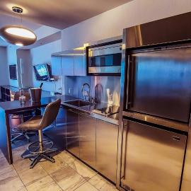 Luxury 53rd Flr Condo with Amazing Sunset View & Balcony NO ReFee at Palms Place, hotel a Las Vegas