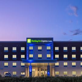 Holiday Inn Express & Suites - Watertown by IHG, hotel in Watertown
