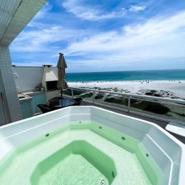 Eu Amo Arraial Hospedagem - Cobertura com Jacuzzi Praia Grande، فندق في أرايال دو كابو