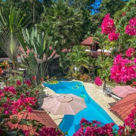 The Scarlet Villas, Hotel in Ojochal