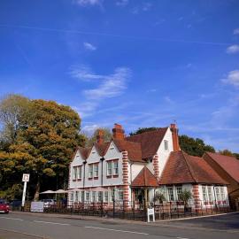 The Bulls Head Inn, hotell i Ewhurst