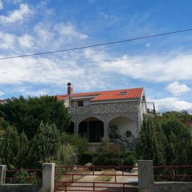 Apartments with parking space Njivice, Krk - 5320, hotel a Njivice