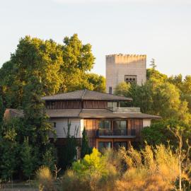 Hotel Mas La Boella، فندق في La Canonja