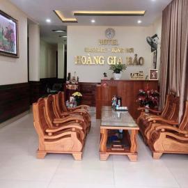 Hoàng Gia Bảo Hotel, hotelli kohteessa Kon Tum