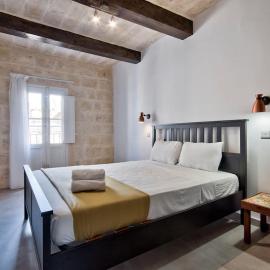 Old Lodge Apartment 7 by Vallettastay, hotel a La Valletta