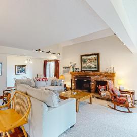 Saltbox 12A, hotel i White River Junction