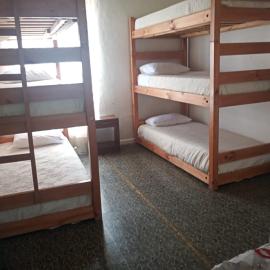 Alojamiento Emilia House y camping, хотел в Пунта Аренас
