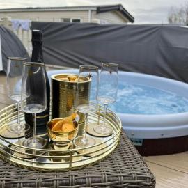 Hot tub breaks Fairways Tattershall lakes, hotel di Tattershall