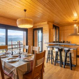 Adret - apt avec terrasse, hotel in Les Angles