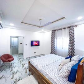 Viesnīca Golden Touch Executive Hotel pilsētā Tema