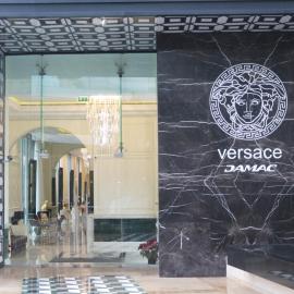 Versace Tower Luxury Suites - Downtown、ベイルートのホテル