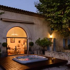Chateau Juliette Winery Homestead Provence, hotel Tresques városában