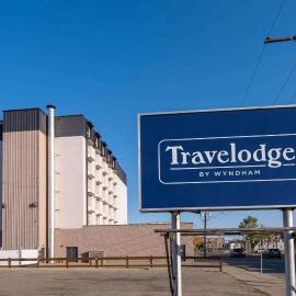 Travelodge by Wyndham Prince Albert, מלון בפרינס אלברט