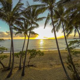 Marlin Waters Beachfront Apartments, hotel in Palm Cove