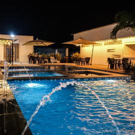 Hotel Bella Isa, hotel v mestu La Dorada