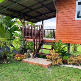 Rak Suan Homestay รักสวนโฮมสเตย์, hotel in Khao Lak