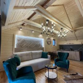 Chalet Montenegrina with jacuzzi, hotel di Kolasin