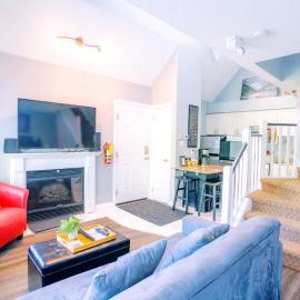 Gorgeous Loft in the Heart of Blue Mountain