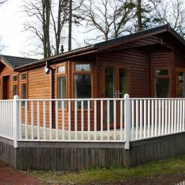 Loch Lomond Sanctuary Lodges, hotel v mestu Balloch