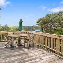 Pohutukawa Paradise - Martins Bay Holiday Home, hotel v destinaci Mullet Point