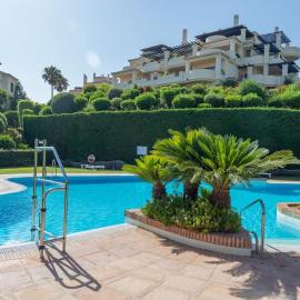 Luxurious 2 bedroom apartment with Spa facilities, hotel a Benahavís