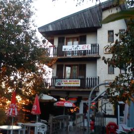 Hôtel Les Chamois, hotell i La Bollène-Vésubie